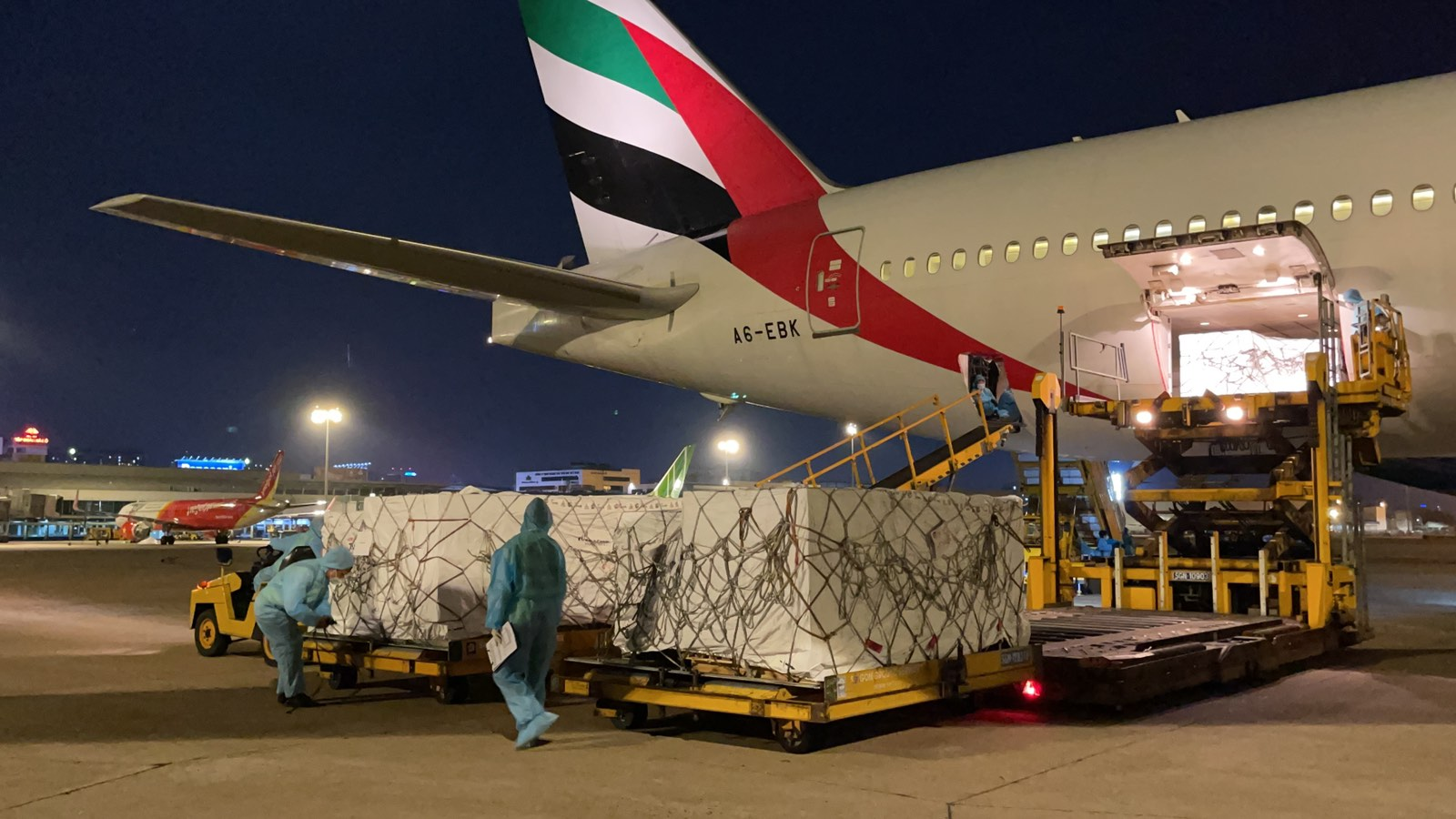 SCSC đón chuyến hàng lô vắc-xin Moderna, cùng TP.HCM sớm đẩy lùi dịch bệnh